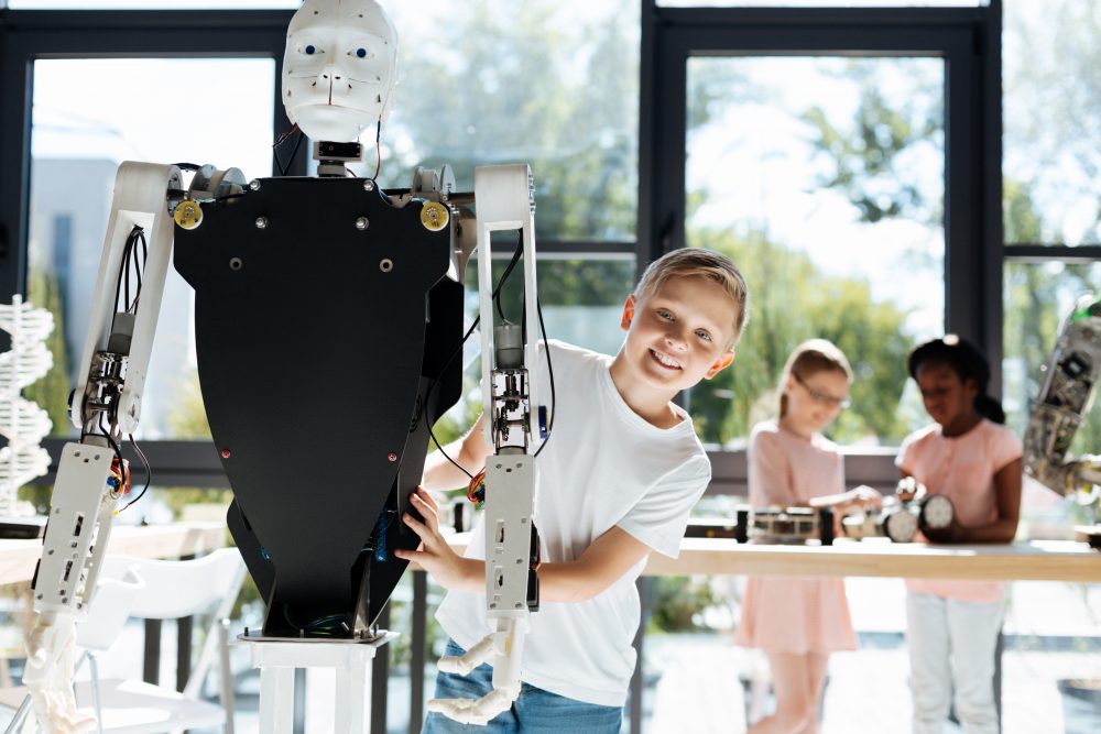 MCU to launch robot trainings