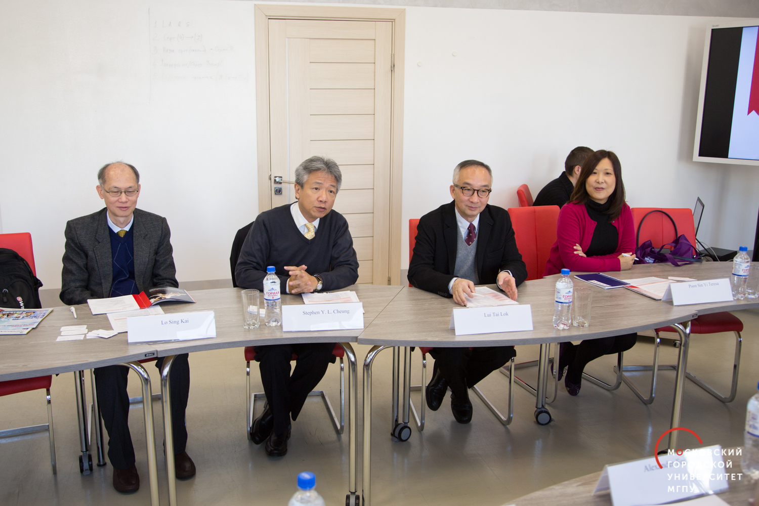 MCU hosts a delegation from Education University of Hong Kong and Minin University