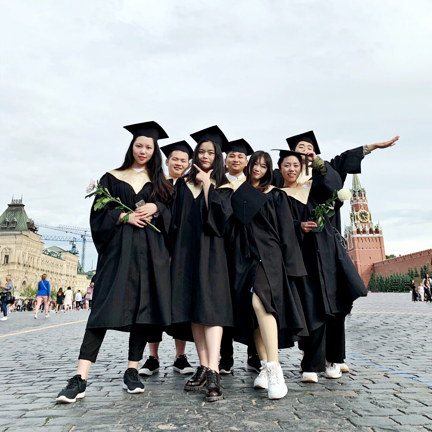 The first group of bachelor’s students from China graduate from MCU