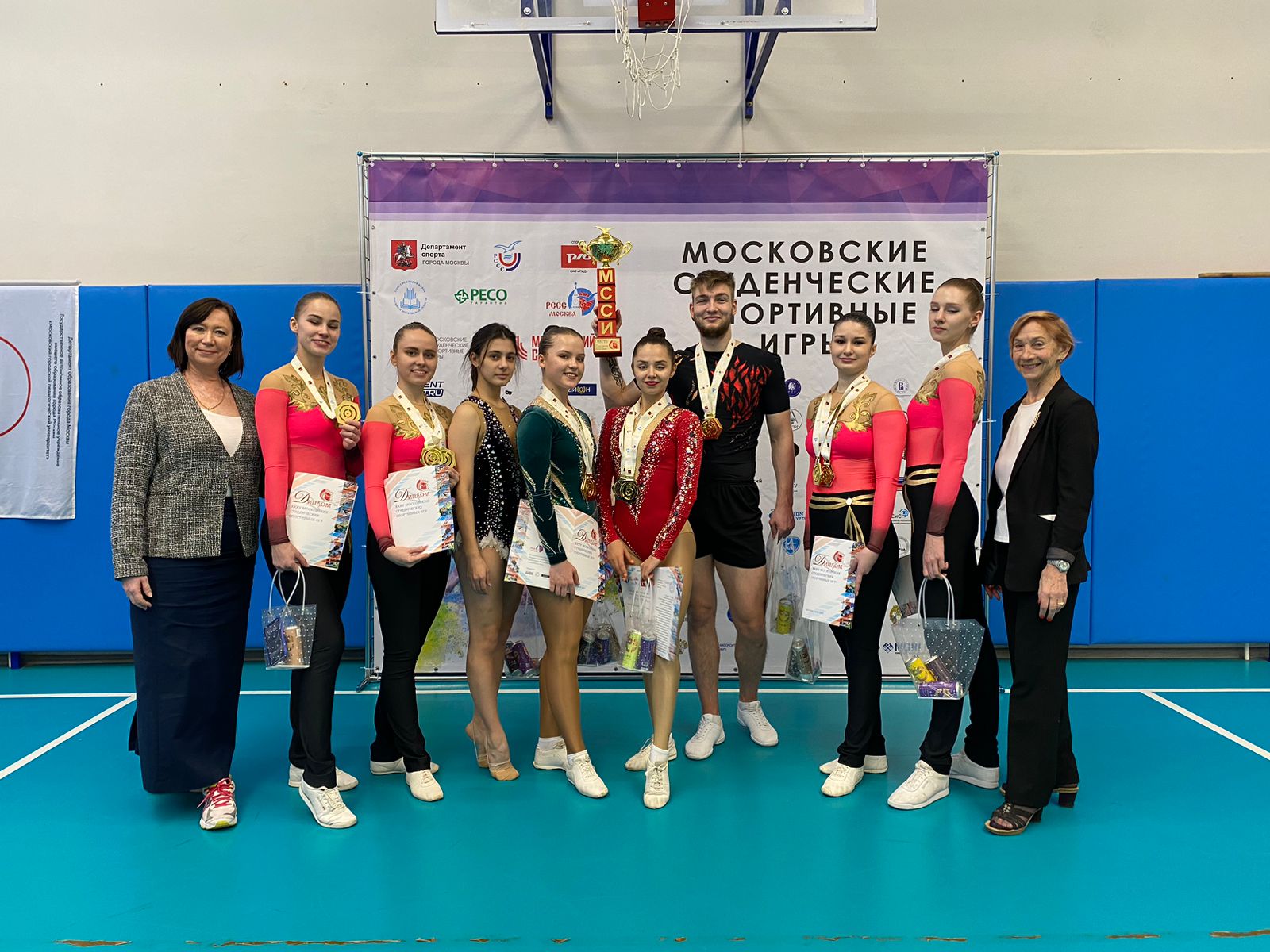 莫斯科市立师范大学代表队成为体育健美操比赛的冠军