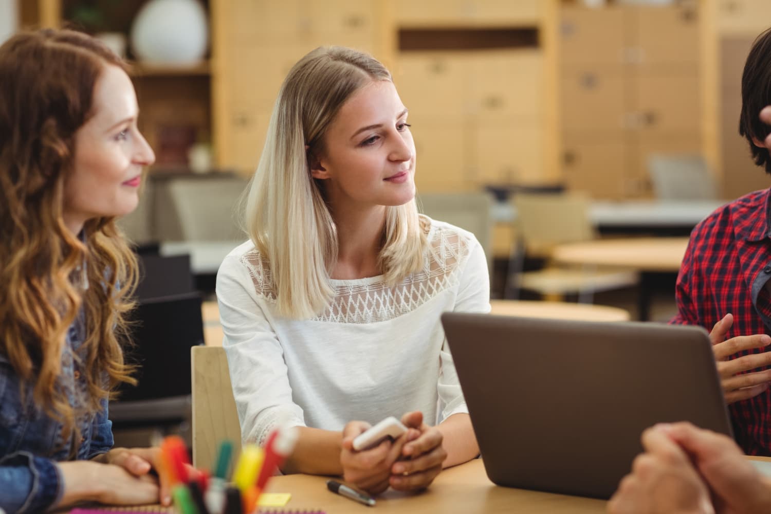 Pedagogical Stand-up: The Role of the School in the City